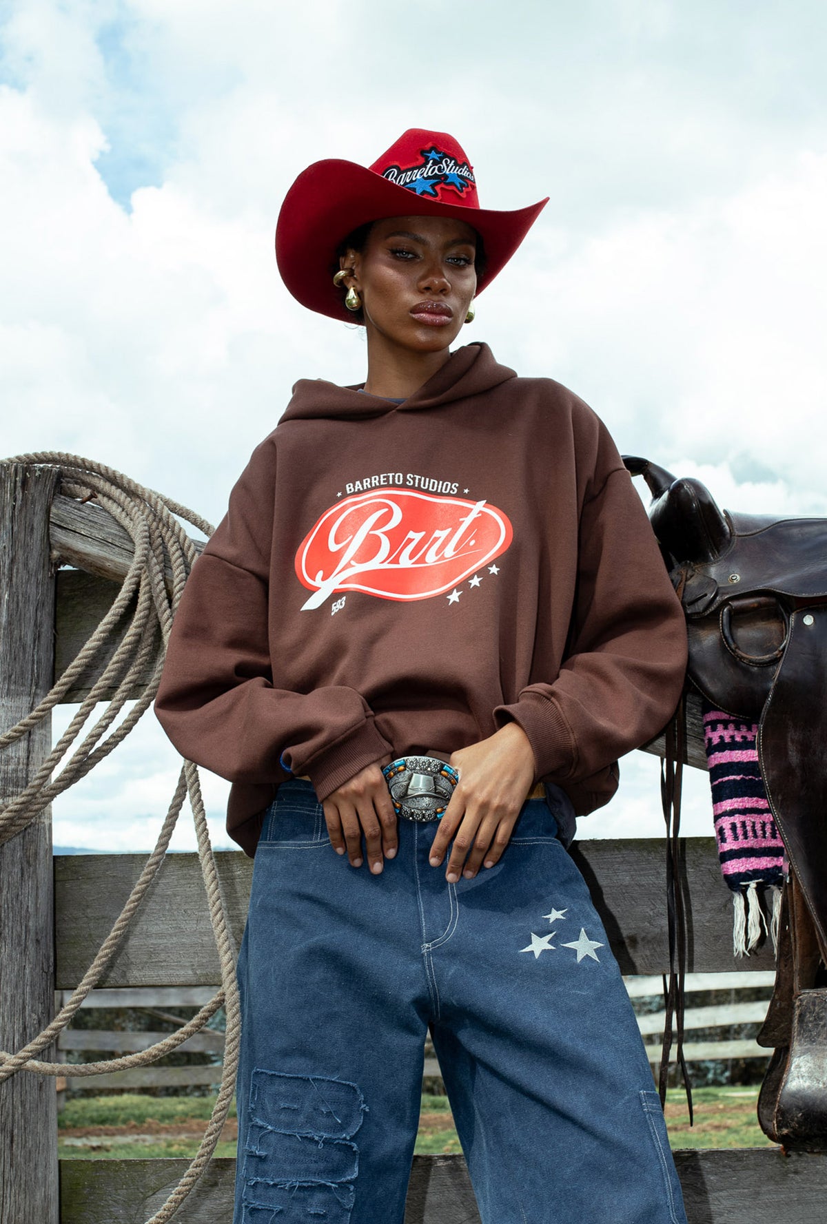 Hoodie chocolate Red logo
