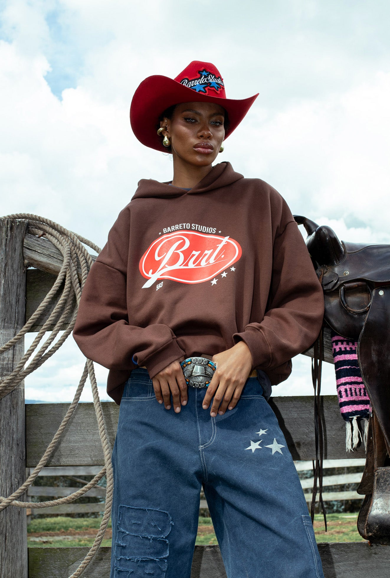 Hoodie chocolate Red logo
