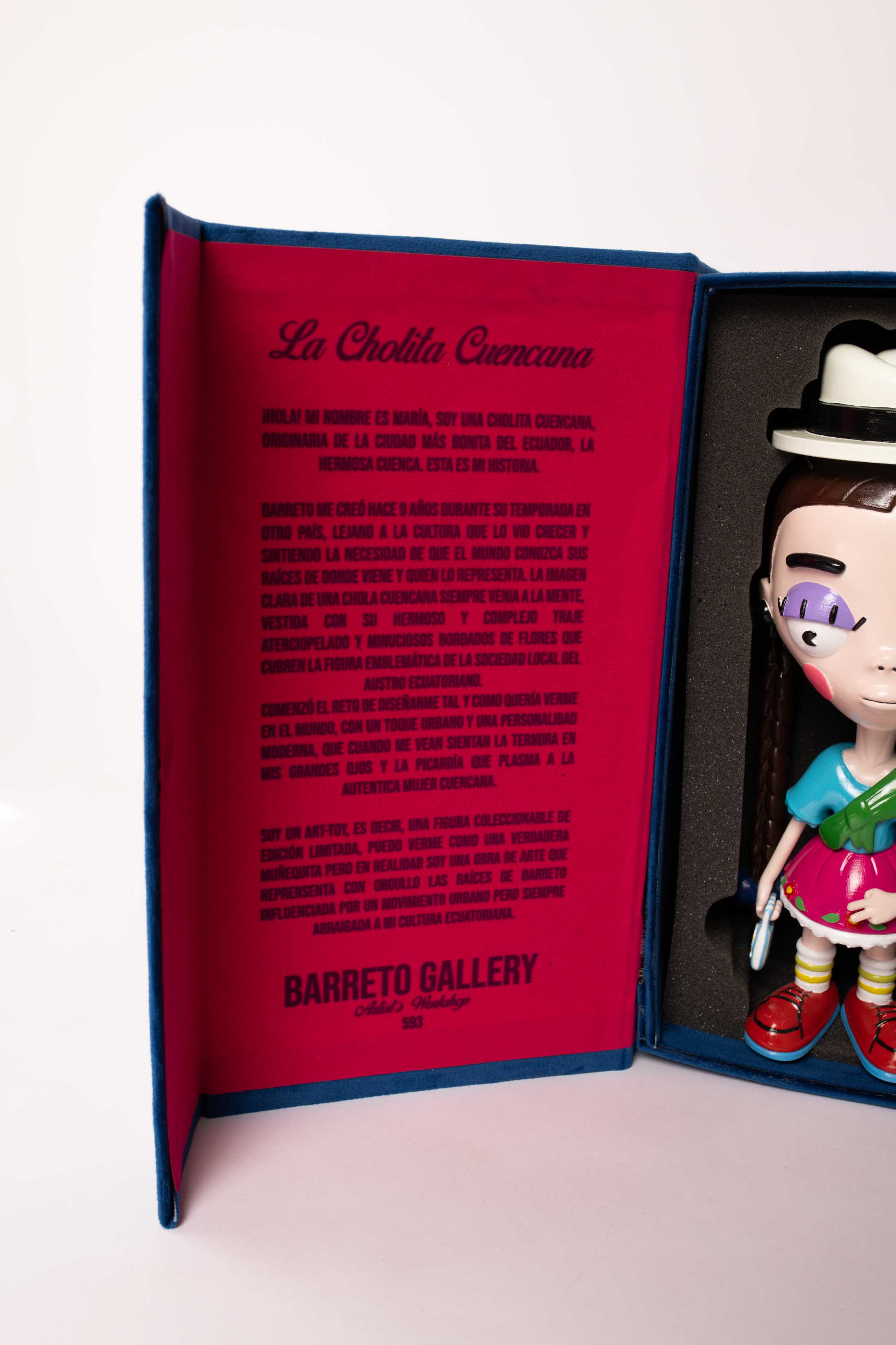 ART TOY " LA CHOLITA CUENCANA"